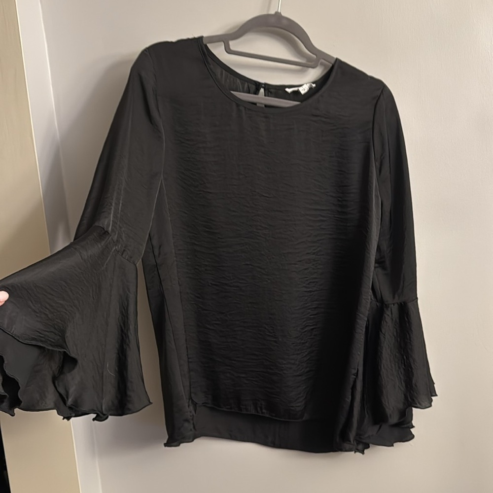 Black top - Picture 4 of 7